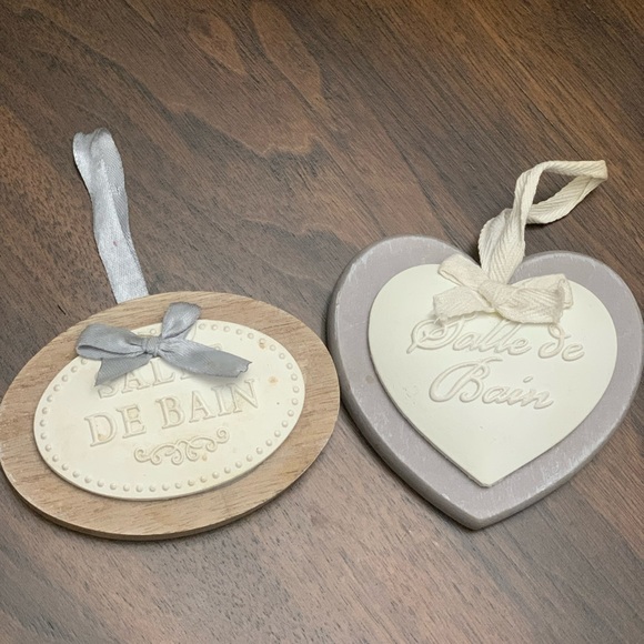 French FarmHouse Style Bathroom Sign- Light Gray and White from North of Paris - Picture 2 of 5